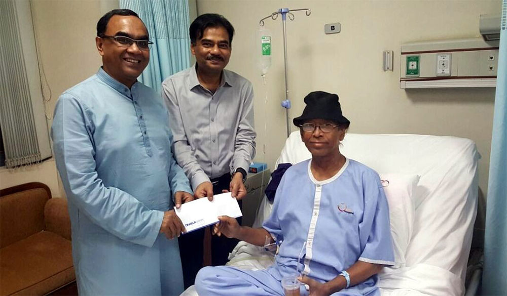 Cheque-to-Lucky-Akhand